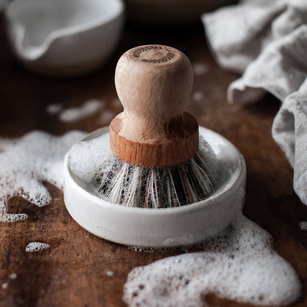 Laurel Pot Brush Set